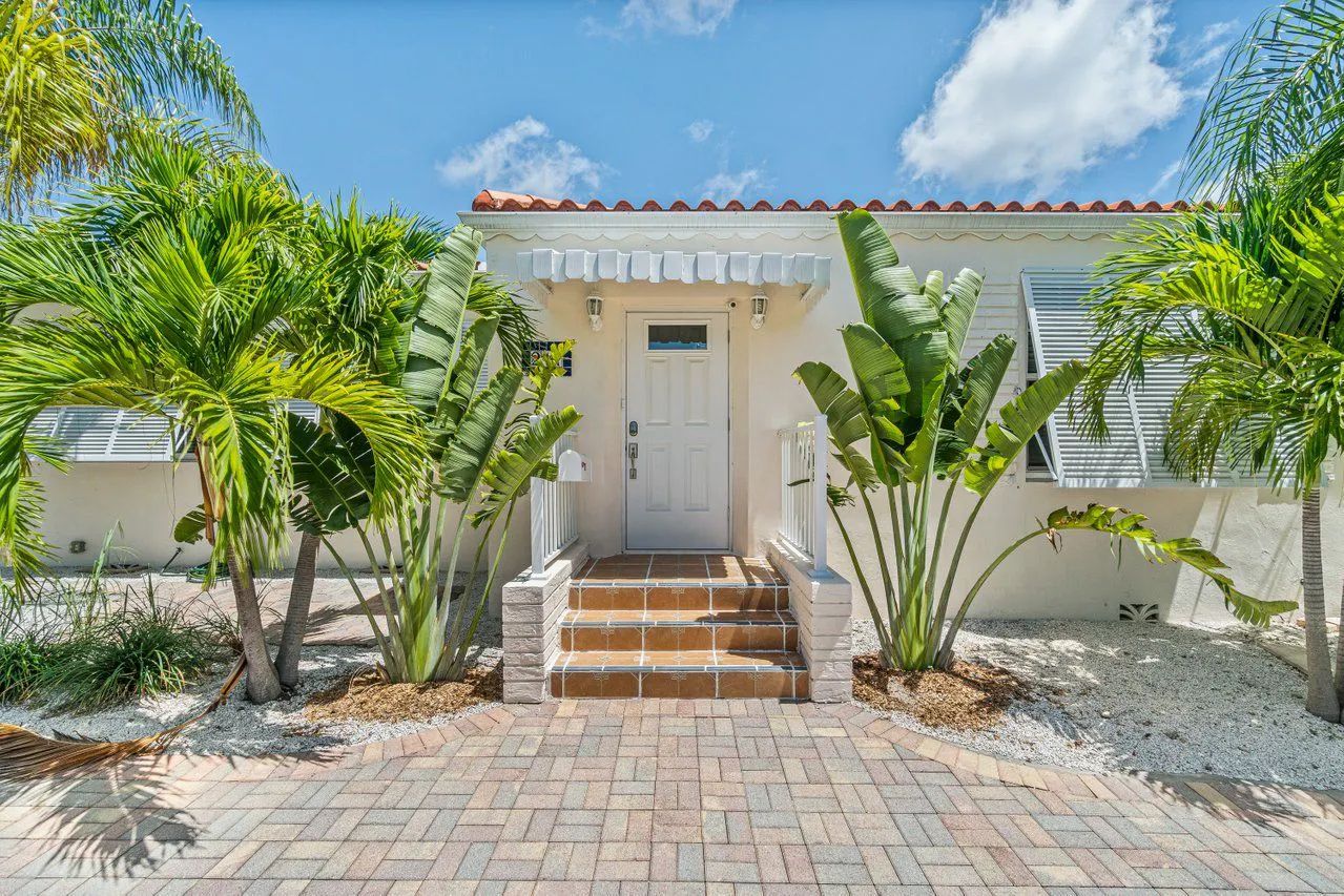 Rove's Charming Beach Oasis in West Palm Beach