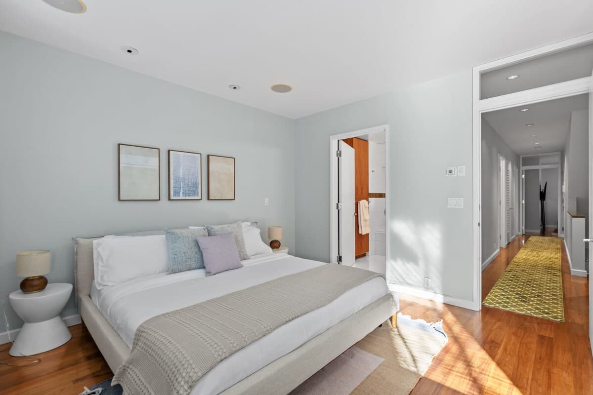 Gotham House I | Midtown West | Triplex w/ Private Patio photo 3