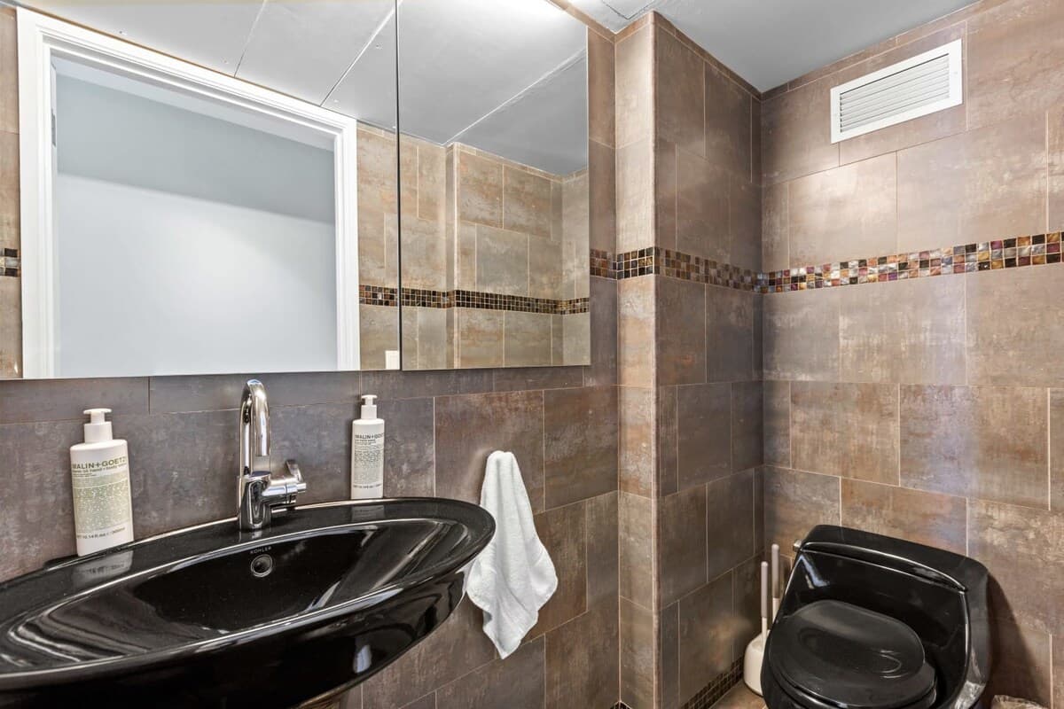 Gotham House I | Midtown West | Triplex w/ Private Patio photo 17