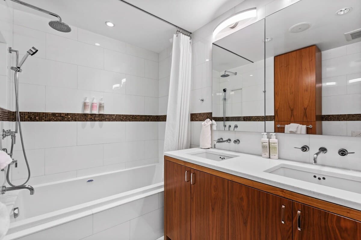 Gotham House I | Midtown West | Triplex w/ Private Patio photo 22