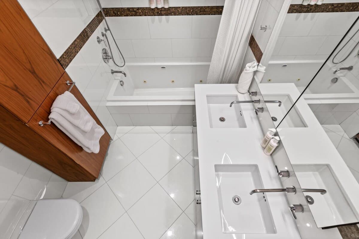 Gotham House I | Midtown West | Triplex w/ Private Patio photo 23
