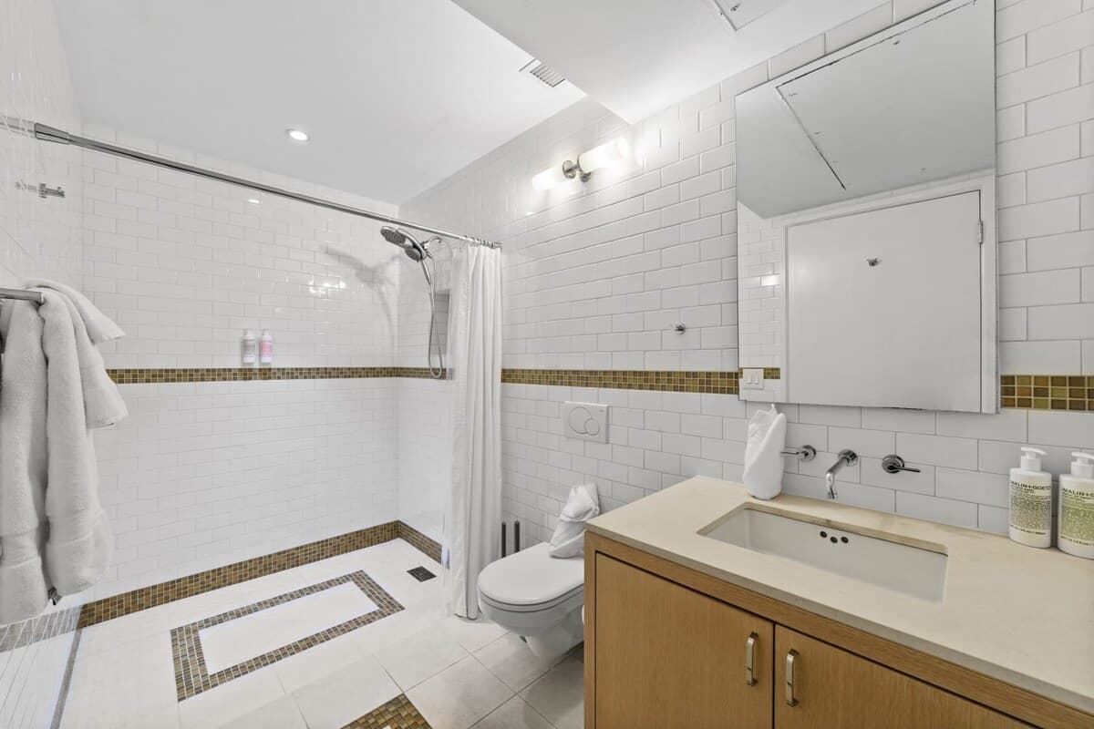 Gotham House I | Midtown West | Triplex w/ Private Patio photo 39